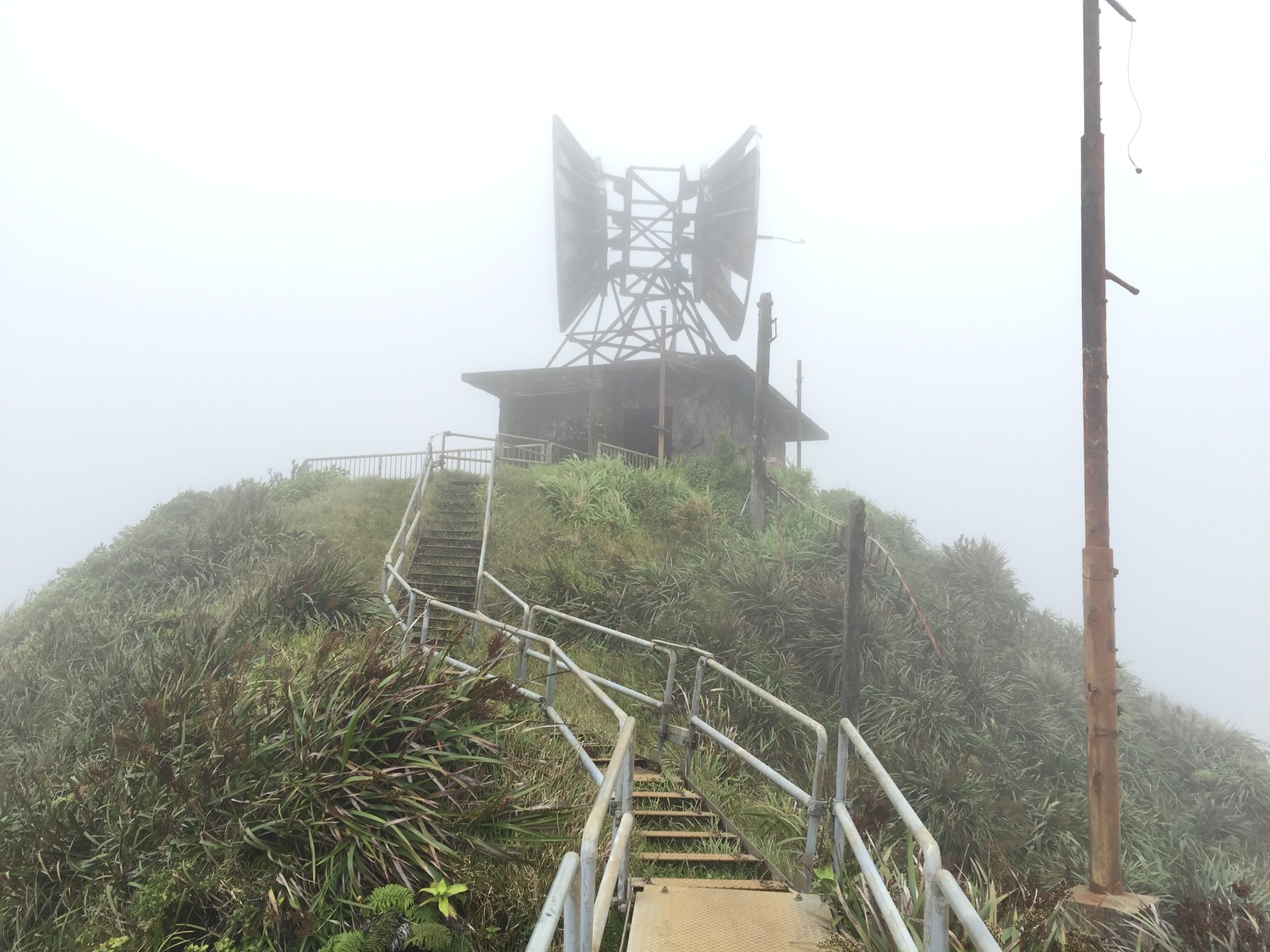 Stairway to Heaven (Haiku Stairs) - My, Hawaii, Haiku Stairs, stairway to Heaven, Stairway to Heaven, The mountains, Honolulu, Clouds, Longpost