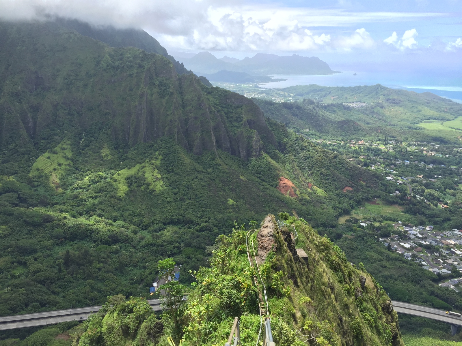 Stairway to Heaven (Haiku Stairs) - My, Hawaii, Haiku Stairs, stairway to Heaven, Stairway to Heaven, The mountains, Honolulu, Clouds, Longpost