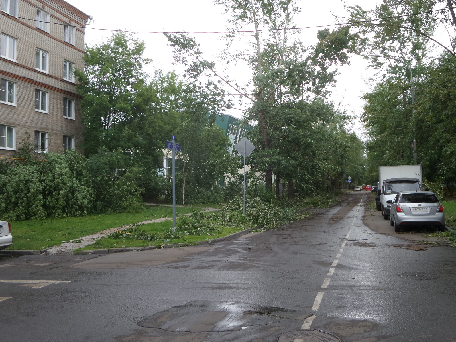 Последствия урагана от 13.07 в Москве: Марьина роща | Пикабу