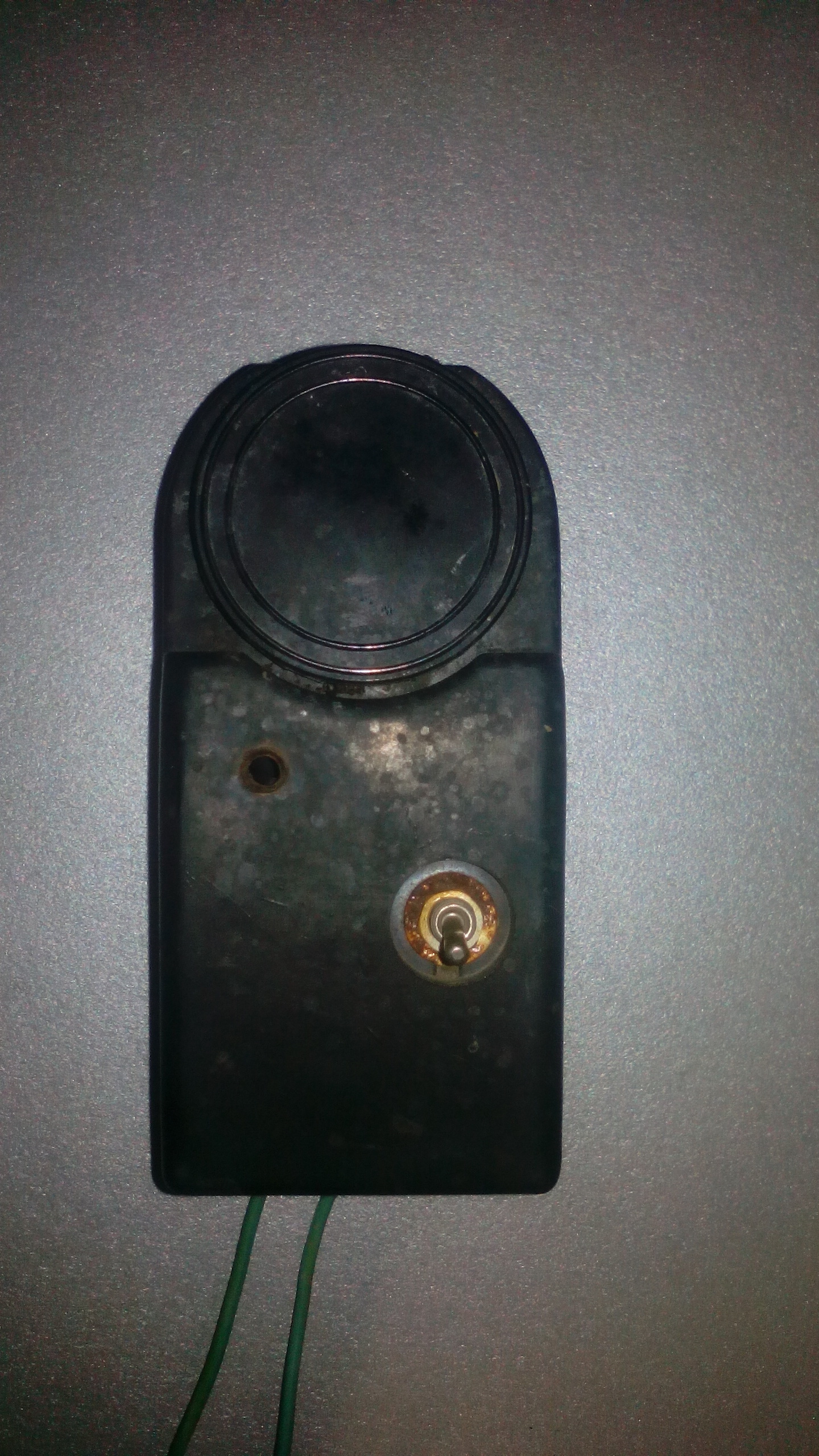 Hello everyone. I found such a thing that looks like a bell. When connected to 12v, it makes the sound of a police whistle. Help me find out what it is - My, Call, Signal, Longpost