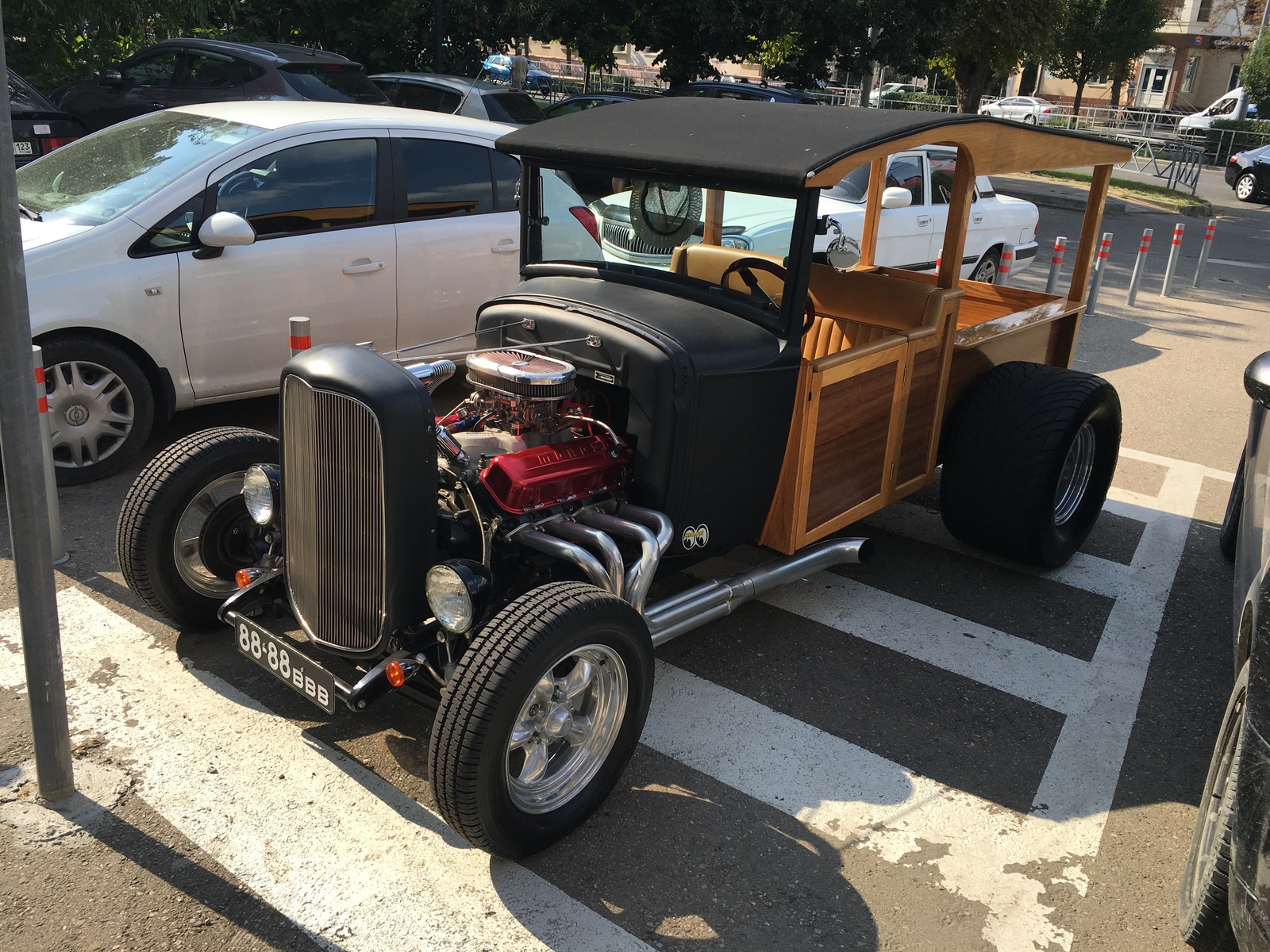 Here is such a handsome man travels in Krasnodar - Car, Classic, Hot Rod, Ford, Longpost