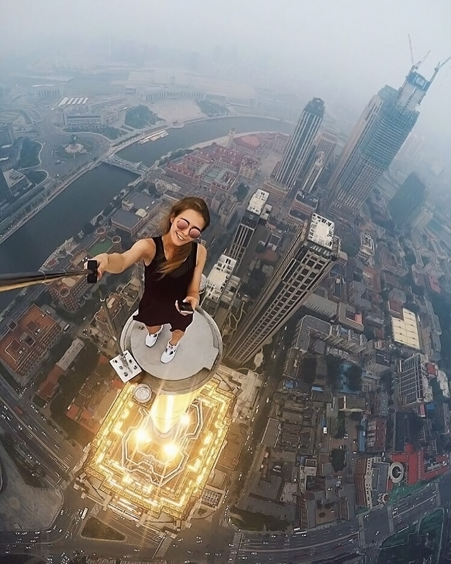 How did she get there? - Ruffers, Selfie, 