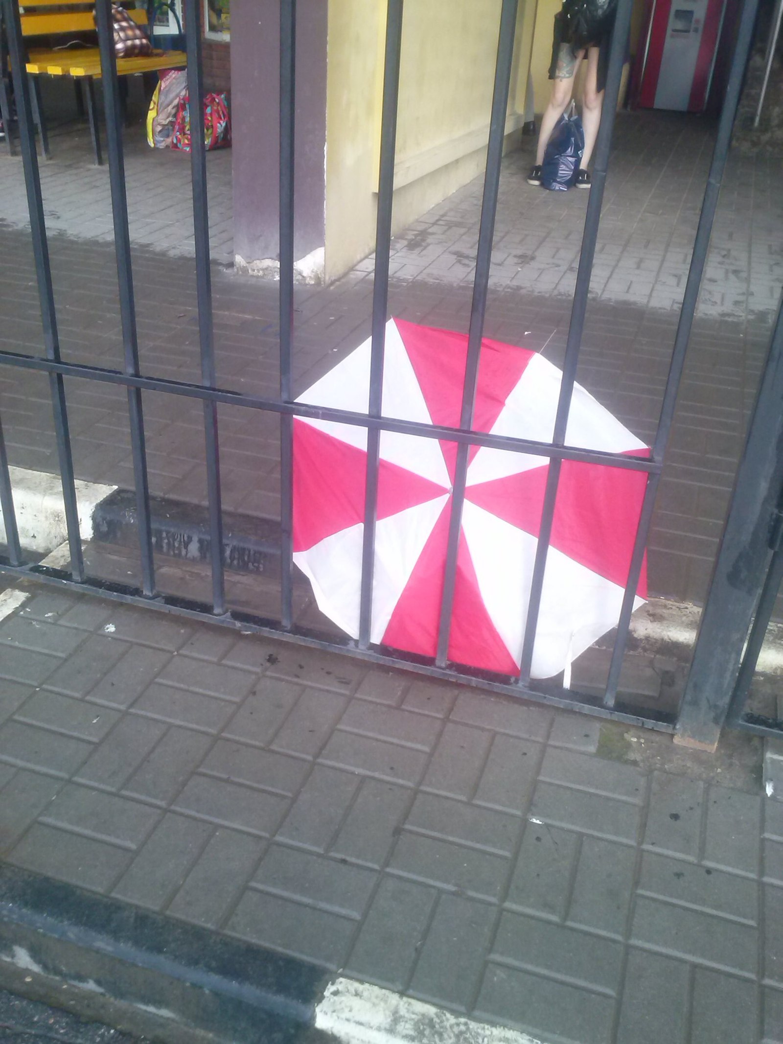 Something familiar... - My, Photo, Umbrella Corporation