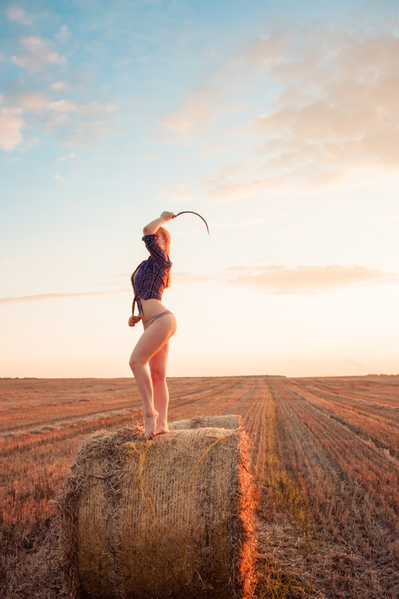 At sunset in the field - NSFW, My, Girls, Strawberry, Erotic, Sunset, Field, Sickle, Aliisaselezneva, My, Longpost