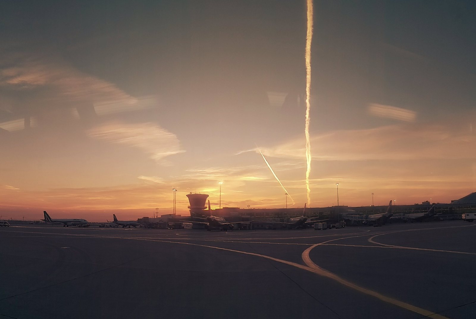 Beauty without filters - My, Airplane, Sunset, Beautiful view, The airport