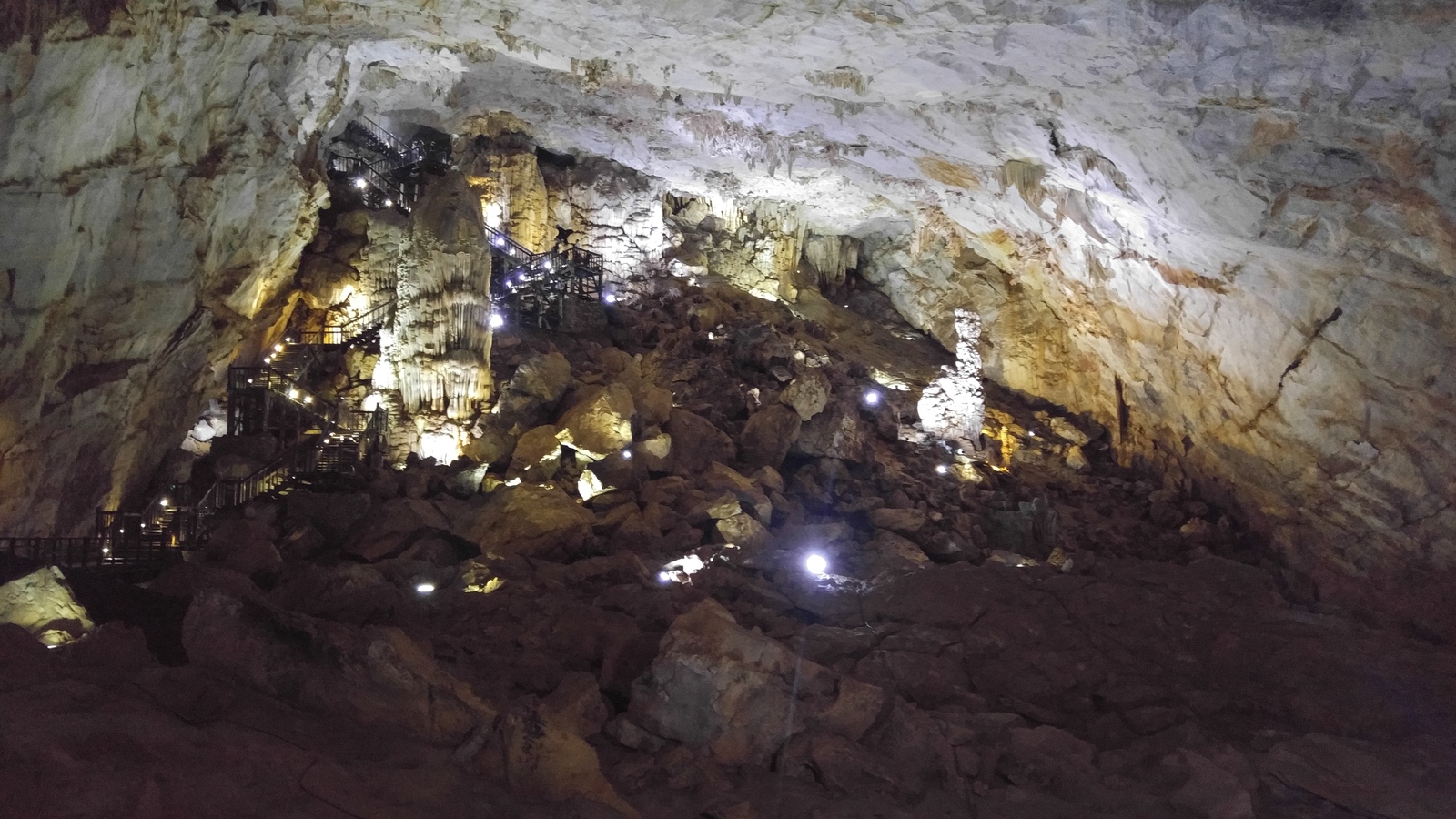 Descent to Paradise Cave - part 1 - My, Caves, Travels, Paradise Cave, Nature, Impressions, Vietnam, Unusual, In the depths of the earth, Video, Longpost