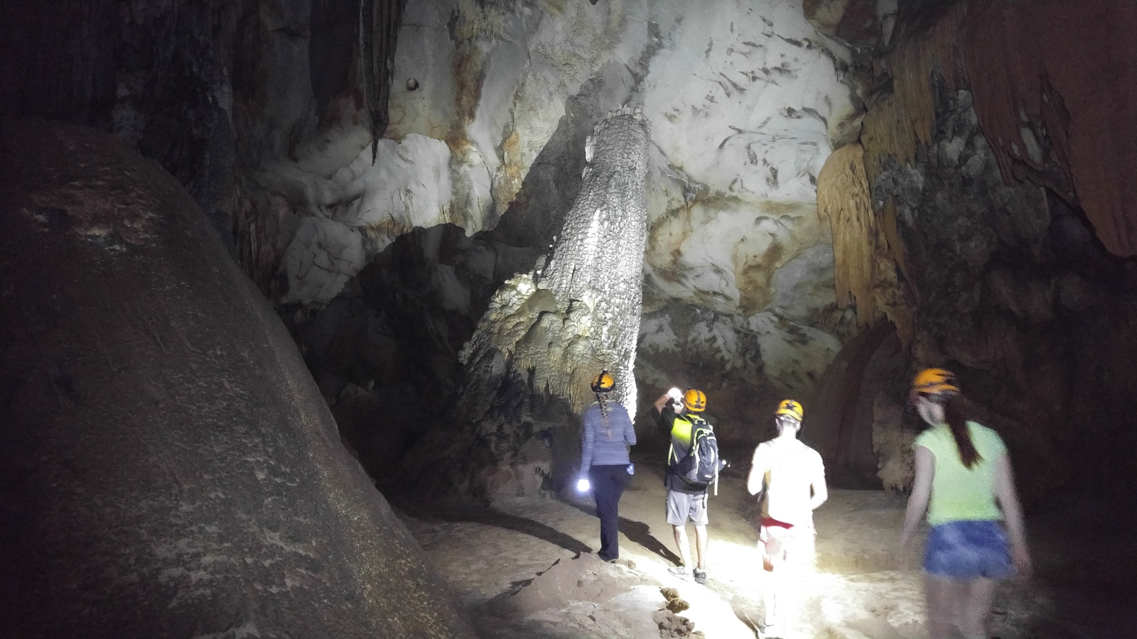 Descent to Paradise Cave - part 1 - My, Caves, Travels, Paradise Cave, Nature, Impressions, Vietnam, Unusual, In the depths of the earth, Video, Longpost