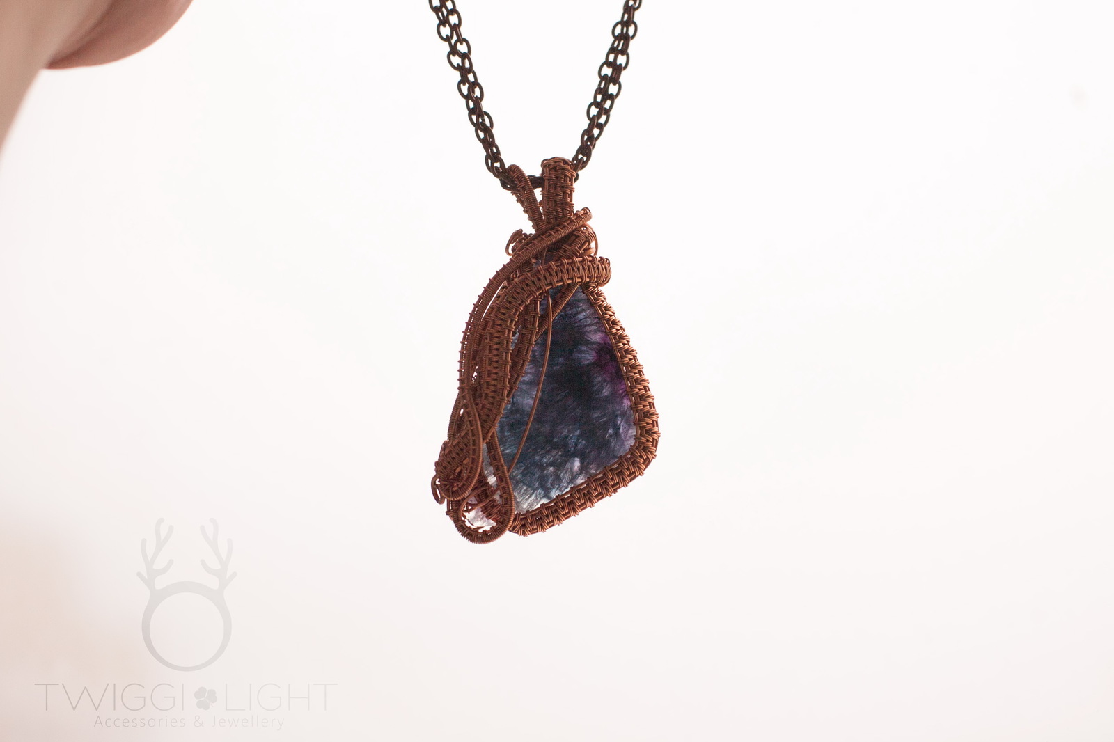 Pendant with fluorite - My, Needlework without process, Wire wrap, Pendant, Fluorite, A rock, Copper, Copper wire, Longpost