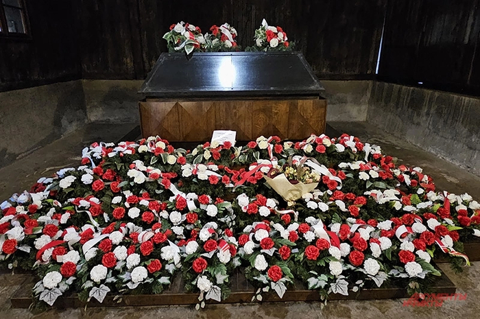 ����: <a href="https://pikabu.ru/story/styidno_i_chudovishchno_v_osvobozhdyonnom_sssr_kontslagere_slavyat_armiyu_ssha_14267570?u=https%3A%2F%2Faif.ru%2F&t=%D0%90%D0%B8%D0%A4&h=f5982b8f2d6f8c417b8f18af99b707f0561b0035" title="https://aif.ru/" target="_blank" rel="nofollow noopener">���</a>/ ������� �����