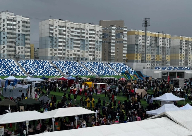 ��������: ����� ������� / <!--noindex--><a href="https://pikabu.ru/story/kryilatyie_strashnyie_interesnyie_i_krasivyie_v_kogo_i_vo_chto_naryadilis_yakutyane_na_glavnyiy_festival_kospleya_14249521?u=http%3A%2F%2F14.RU&t=14.RU&h=81a77b2ef08a2c923f7f3c89f8ce847800675b3e" title="http://14.RU" target="_blank" rel="nofollow noopener">14.RU</a><!--/noindex-->