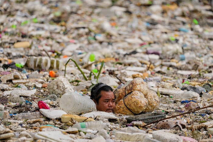 Aaron Favila / AP