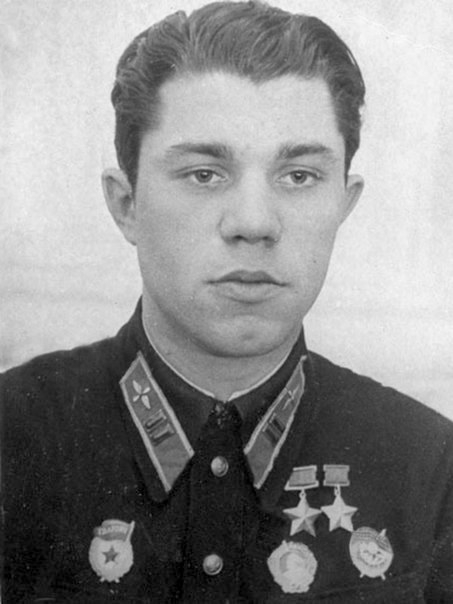 Генерал-лейтенант Молодчий АлександрИгнатьевич