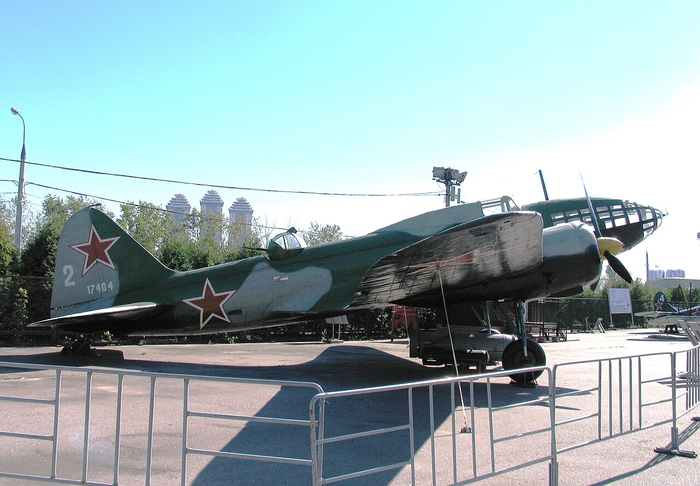 Дальний бомбардировщик Ил-4