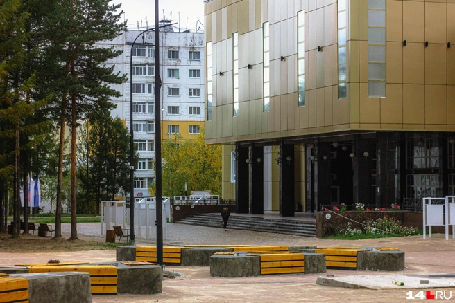 ��������: ������ ������� / <!--noindex--><a href="https://pikabu.ru/story/sdelali_park_dostoynyiy_moskvyi_ili_ukrali_millionyi_smotrite_kak_vyiglyadyat_150_millionov_v_gorode_yakutii_14315153?u=http%3A%2F%2F14.RU&t=14.RU&h=81a77b2ef08a2c923f7f3c89f8ce847800675b3e" title="http://14.RU" target="_blank" rel="nofollow noopener">14.RU</a><!--/noindex-->