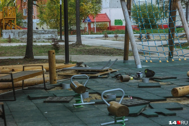 ��������: ������ ������� / <!--noindex--><a href="https://pikabu.ru/story/sdelali_park_dostoynyiy_moskvyi_ili_ukrali_millionyi_smotrite_kak_vyiglyadyat_150_millionov_v_gorode_yakutii_14315153?u=http%3A%2F%2F14.RU&t=14.RU&h=81a77b2ef08a2c923f7f3c89f8ce847800675b3e" title="http://14.RU" target="_blank" rel="nofollow noopener">14.RU</a><!--/noindex-->