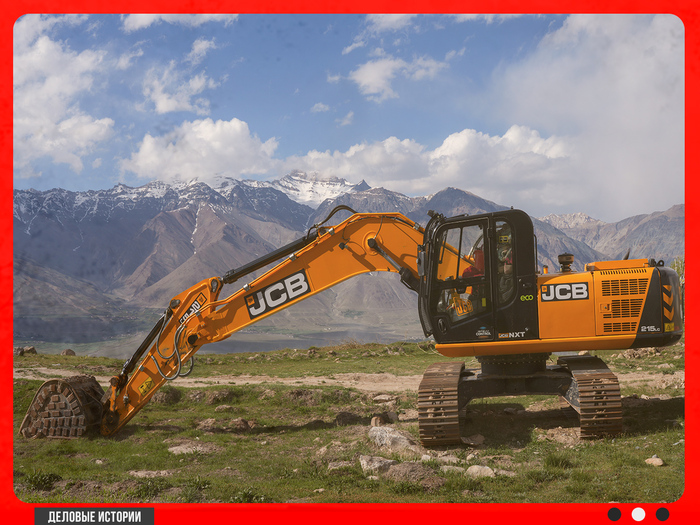Гусеничный экскаватор-драглайн JCB 215LC в Гималаях (высота над уровнем моря 3770 м (12 370 футов))