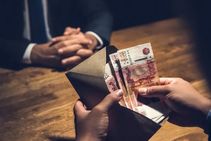 Минюст пообещал освободить от уголовной ответственности чиновника, который первым в России получит взятку цифровыми рублями