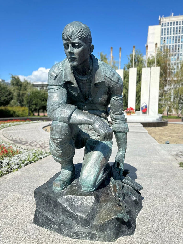 Памятник воинам-самарцам, погибшим в локальных войнах.