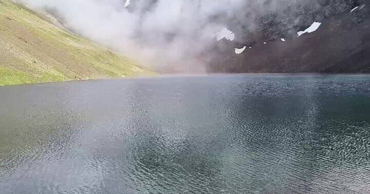 A cloud on the lake in the Kyngyr-Chat area - My, Beautiful view, The mountains, Video, Video VK