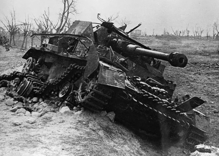 �������� � ��������� �� ������� ������ �������� ���� PzKpfw IV �� ���������� ������