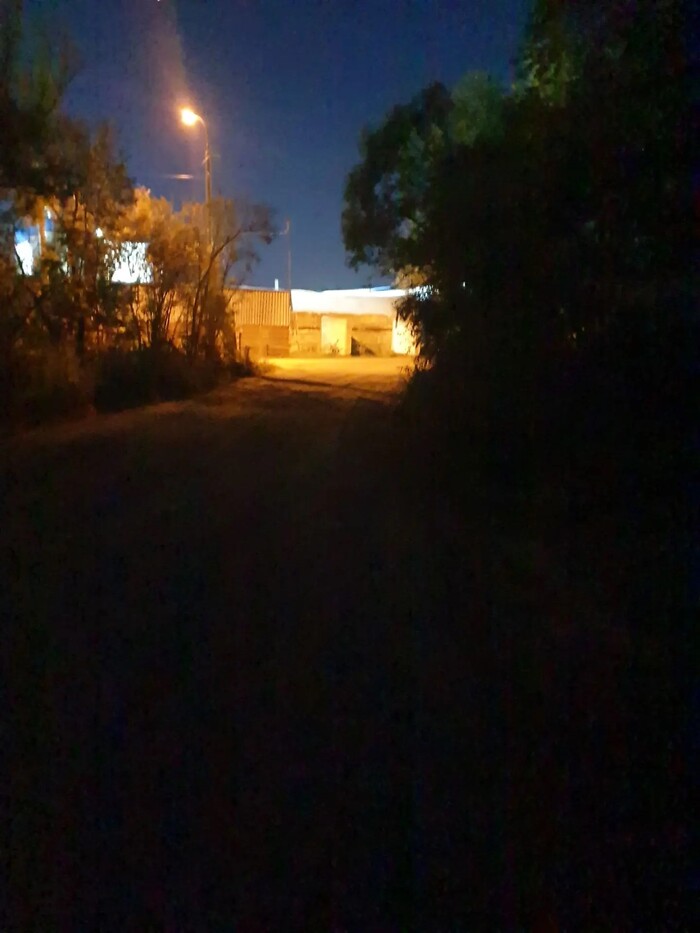 Ночь, улица, фонарь, аптеки в наших дачах нет..