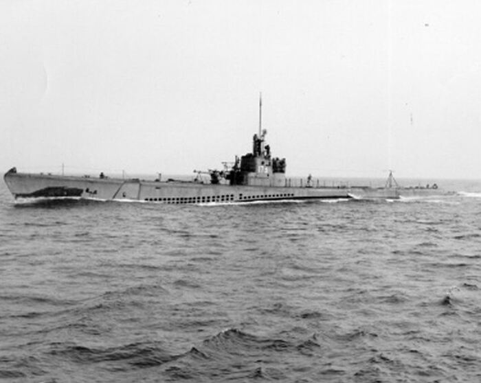 USS Plunger (SS-179) Источник фото <!--noindex--><a href="https://pikabu.ru/story/istoriya_odnogo_dvigatelya_chast_1_ot_natsistskogo_bombardirovshchika_do_sovetskogo_teplovoza_14399187?u=http%3A%2F%2Fgoatlocker.org&t=goatlocker.org&h=17cb82234d35382bac7001e86d9858bb1932eee8" title="http://goatlocker.org" target="_blank" rel="nofollow noopener">goatlocker.org</a><!--/noindex-->