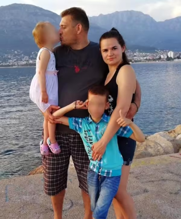 <!--noindex--><a href="https://pikabu.ru/story/kak_zhenshchina_bez_muzha_teryaet_vsyakiy_smyisl_grustit_sergey_po_svete_i_nikomu_ne_nuzhen_14407461?u=https%3A%2F%2Fstuki-druki.com%2Fauthors%2Ftihanovskaya-svetlana.php&t=https%3A%2F%2Fstuki-druki.com%2Fauthors%2Ftihanovskaya-svetlana.php&h=de997ebfaa7702752046102409c0cfec97b911c4" title="https://stuki-druki.com/authors/tihanovskaya-svetlana.php" target="_blank" rel="nofollow noopener">https://stuki-druki.com/authors/tihanovskaya-svetlana.php</a><!--/noindex-->
