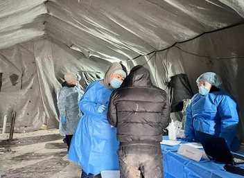 ������ ������������ / <!--noindex--><a href="https://pikabu.ru/story/ya_sam_vinovat_istoriya_yakutyanina_kotoryiy_byil_politseyskim_no_okazalsya_na_ulitse__kak_pomogayut_bezdomnyim_14428430?u=http%3A%2F%2F14.RU&t=14.RU&h=81a77b2ef08a2c923f7f3c89f8ce847800675b3e" title="http://14.RU" target="_blank" rel="nofollow noopener">14.RU</a><!--/noindex-->