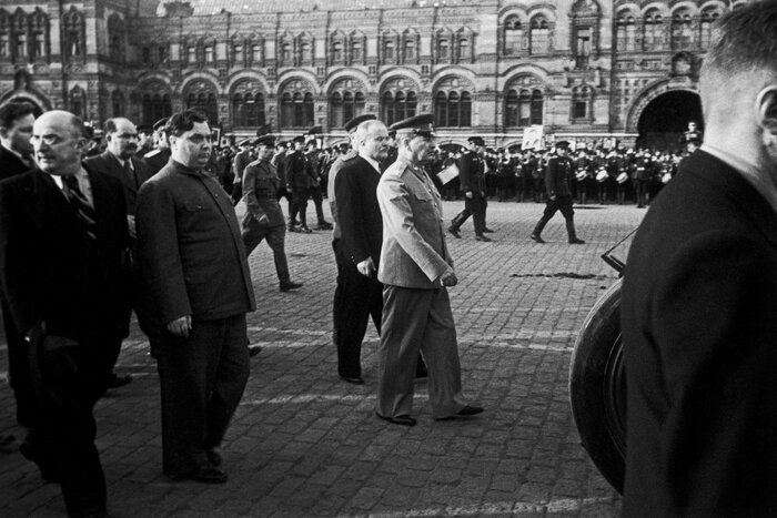 Лаврентий Берия, Георгий Маленков, Вячеслав Молотов и Иосиф Сталин на Красной площади в МосквеФото: Serge Plantureux / Corbis / Getty Images