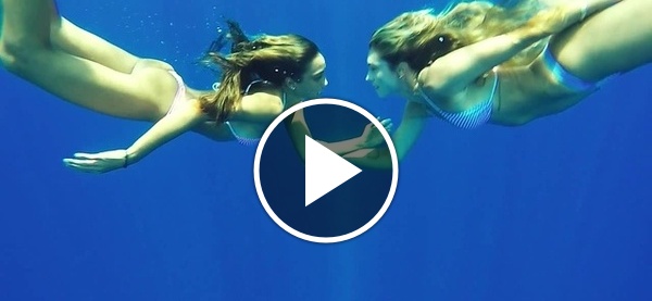 underwater kiss - NSFW, Water, Kiss, Girls, Coub