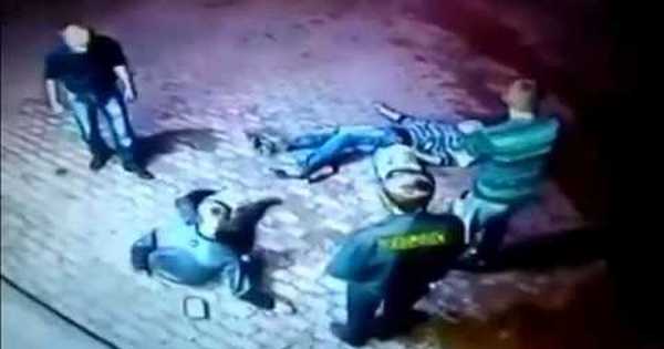 гопники нарвались на деда. гопники нарвались на деда. автобус гопарей. гопники нарвались на деда. серёга и елка.