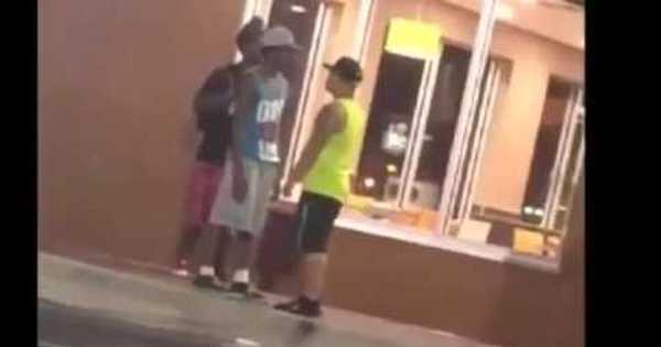 Казашка получила по заслугам. Получил по заслугам. Разоблачение фото. Семейные разборки видео. Получил по заслугам.