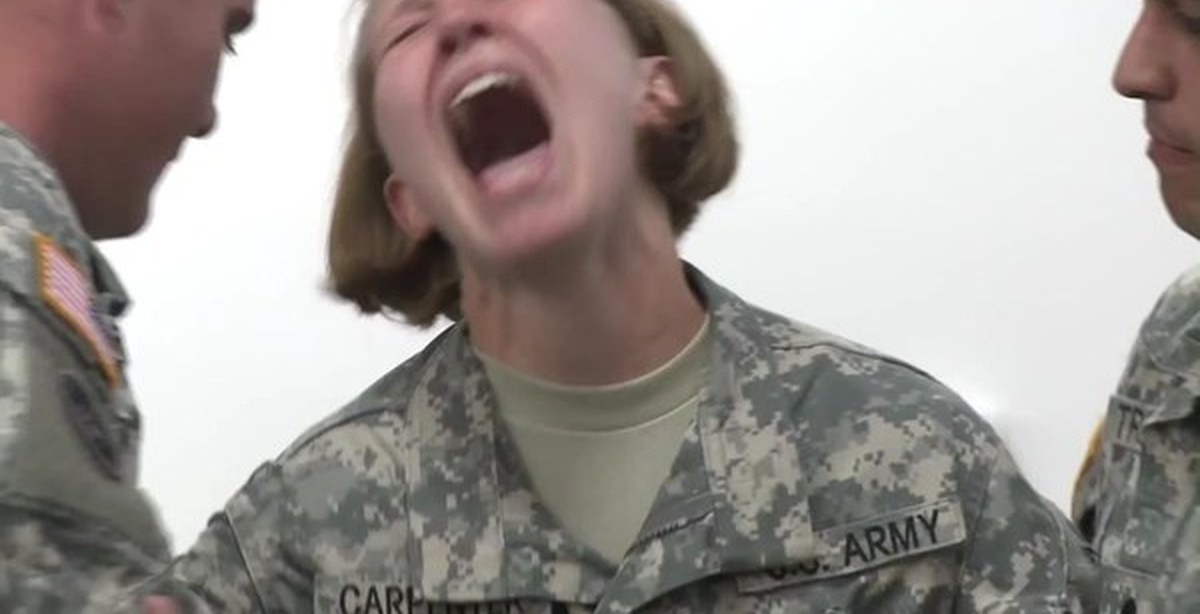 Пытки шокером. Военный электрошокер. Тест электрошокер в армии США.