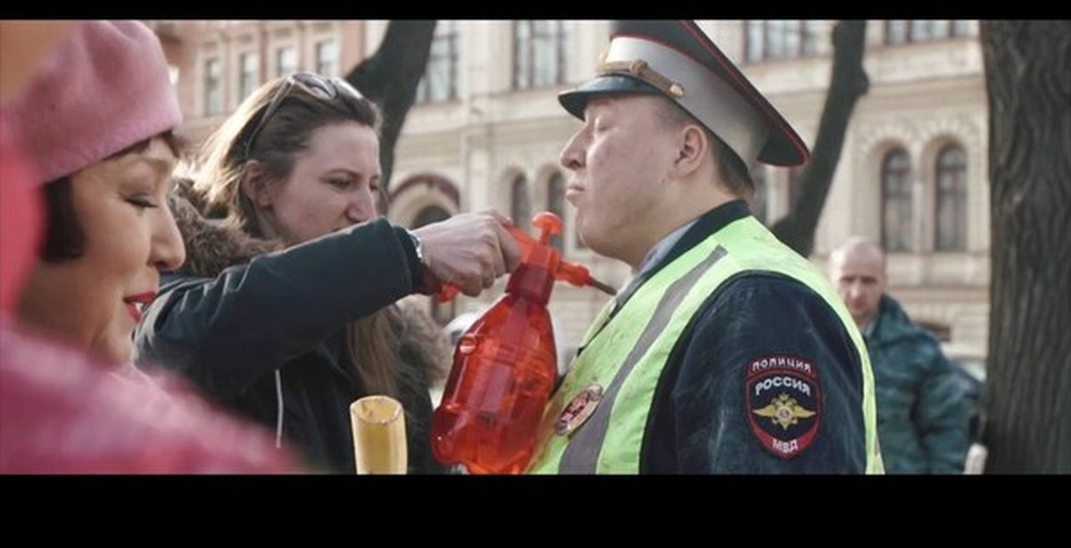 Клип песни пить. В Питере пить Ленинград. В Питере пить клип. Клипы про Питер.